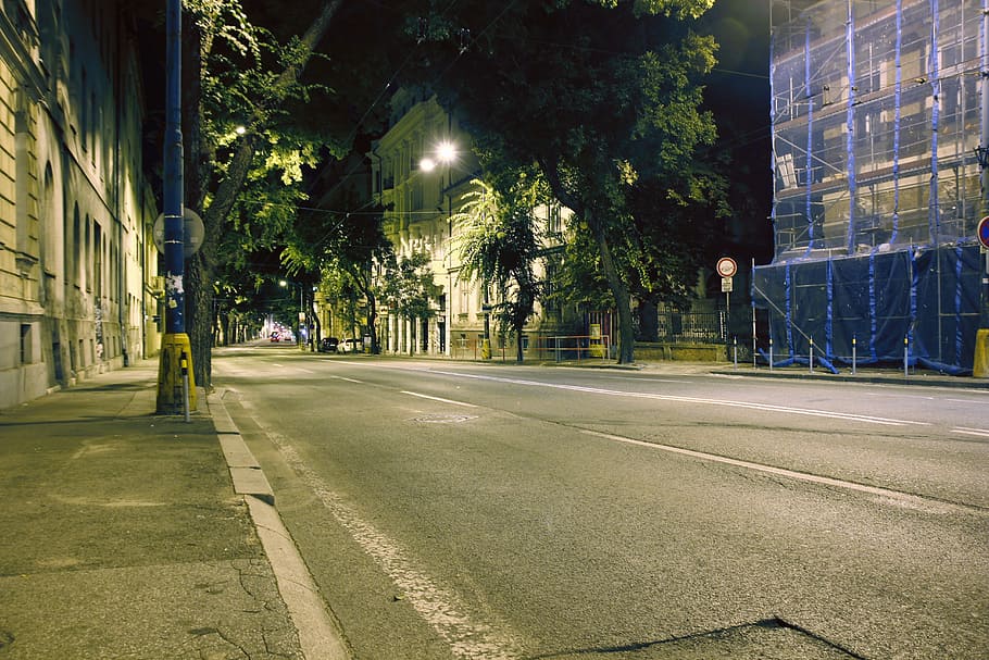 noche, asfalto, bratislava, al aire libre, eslovaquia, ciudad, calle, Exterior del edificio, arquitectura, árbol