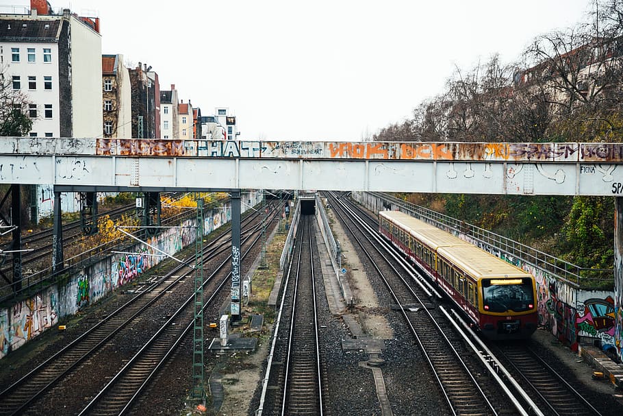 paredes de graffiti, puente del metro del tren, pistas, arquitectura, arte, puente, graffiti, estación, pared, fondo