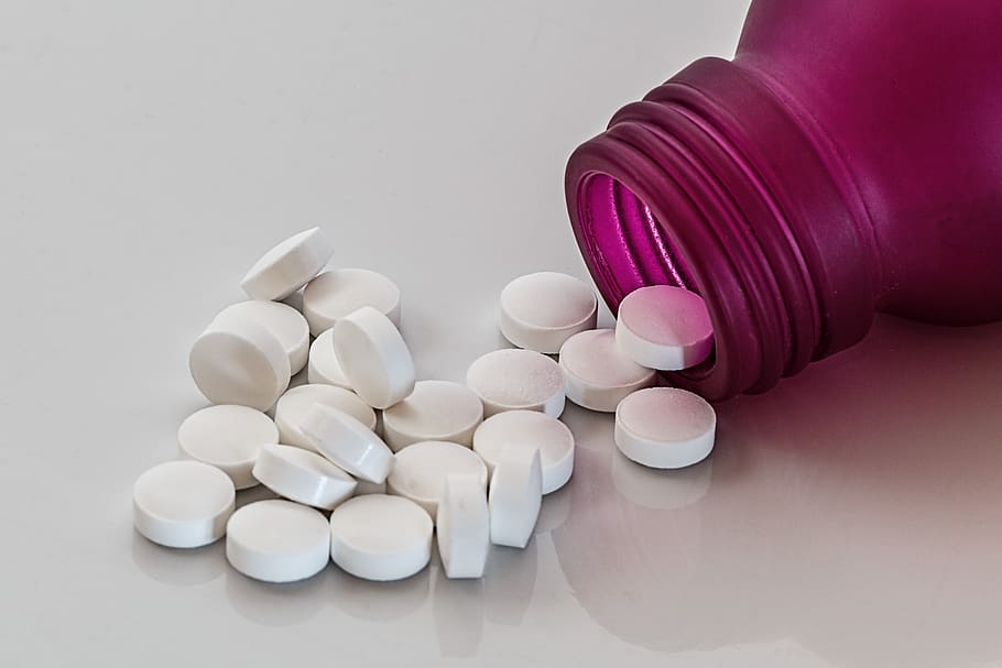 pills, medication, tablets, bottle, drugs, drugstore, medicine, healthcare, headache, pharmaceutical