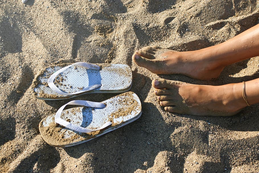 santai, perempuan, kaki, gelang kaki, kiri, pasir, sandal, bertelanjang kaki, pantai, liburan