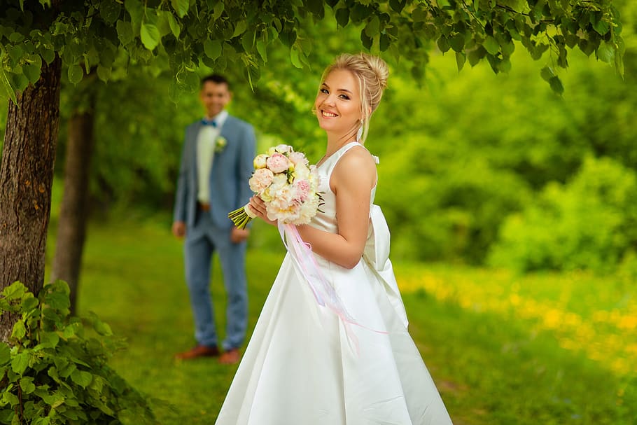 bride, happy, smile, bridal bouquet, the groom is waiting for, newlywed, wedding, event, women, wedding dress