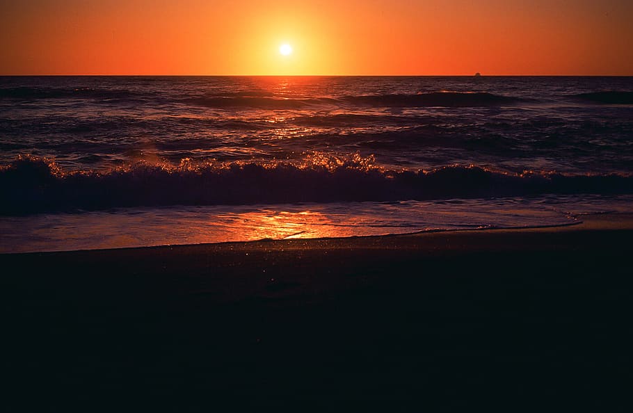matahari terbenam di atas pantai, biru, cerah, awan, warna-warni, horison, lanskap, cahaya, pagi, oranye