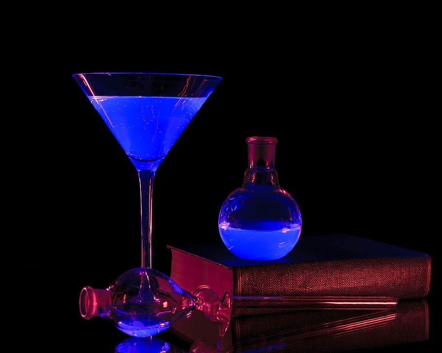chemical solutions, producing, blue, red, colors, black, light., drinkology, science, art | Pxfuel
