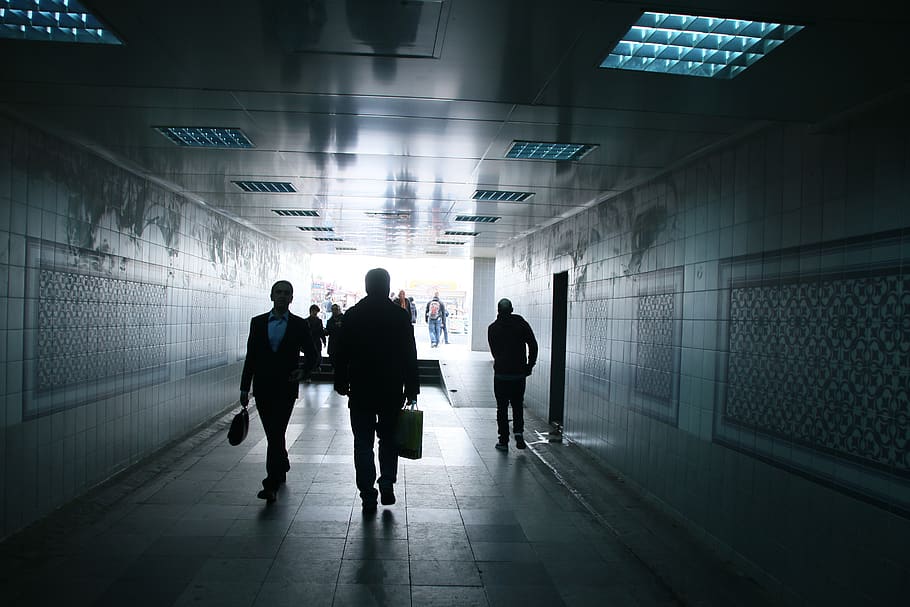 túnel, personas, oscuro, caminar, hombre, luz, arquitectura, sombra, persona, subterráneo