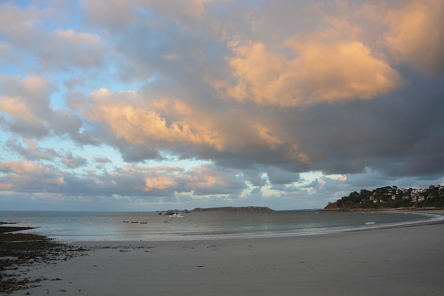 marinha, vista panorâmica, praia da costa de perros-guirec, bretanha, bretanha frança, mar, céu nublado, nuvens, natureza, panorâmica