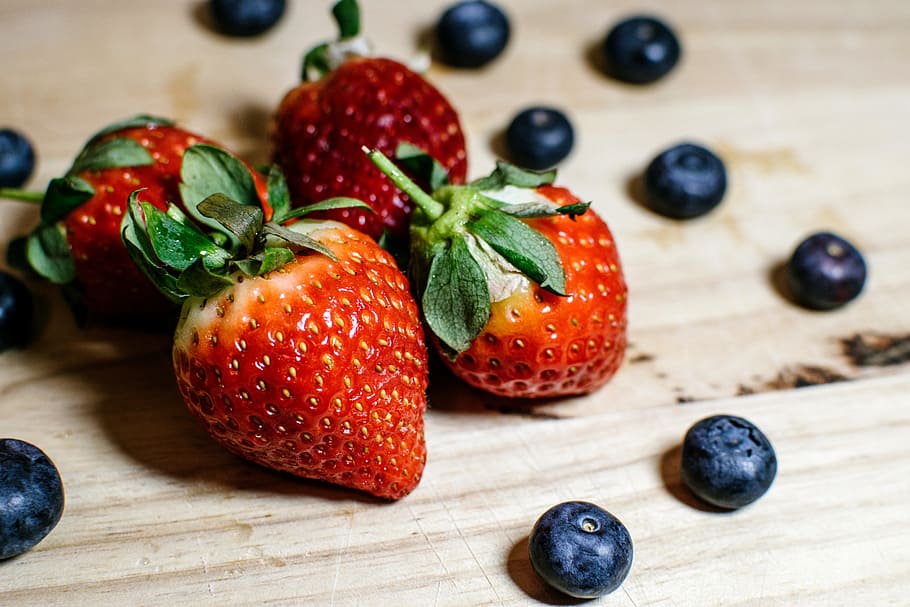 straberries, blueberry, meja, kayu, buah, makanan, enak, sehat, buah beri, makanan sehat