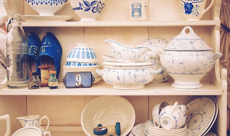 chinaware, plates, bowls, decoration, decor, shelf, variation, choice, large group of objects, indoors