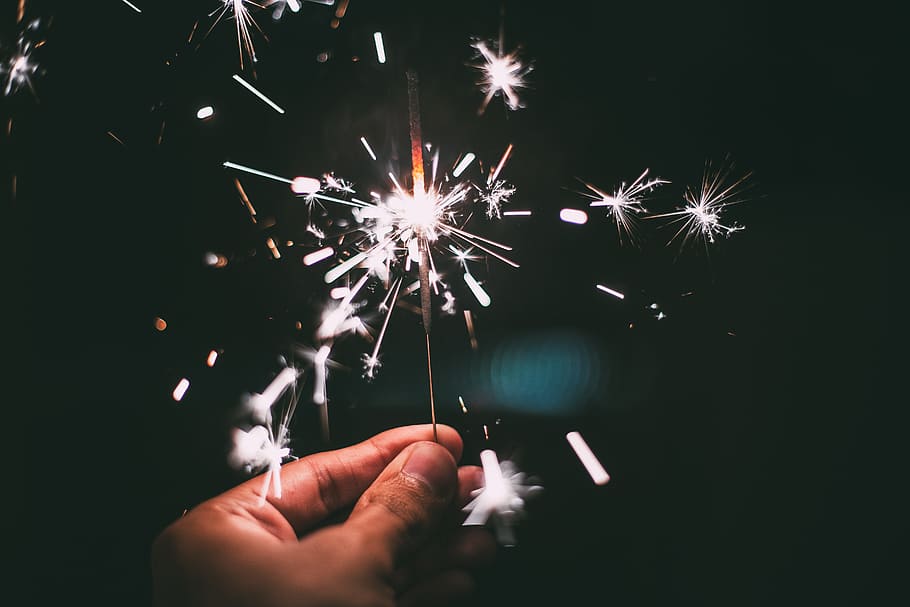 sparkler, fireworks, holding, newyears, light, lightning, hand, human, activity, human hand