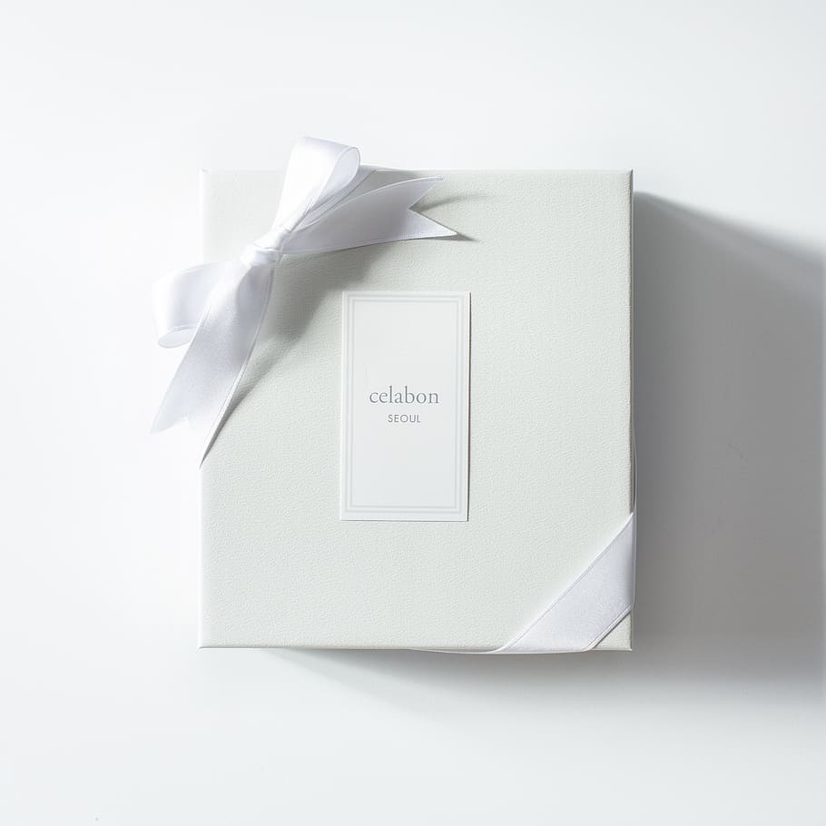 gift, gift box, packing, ribbon, ribbon box, white gift box, paper, text, white background, communication
