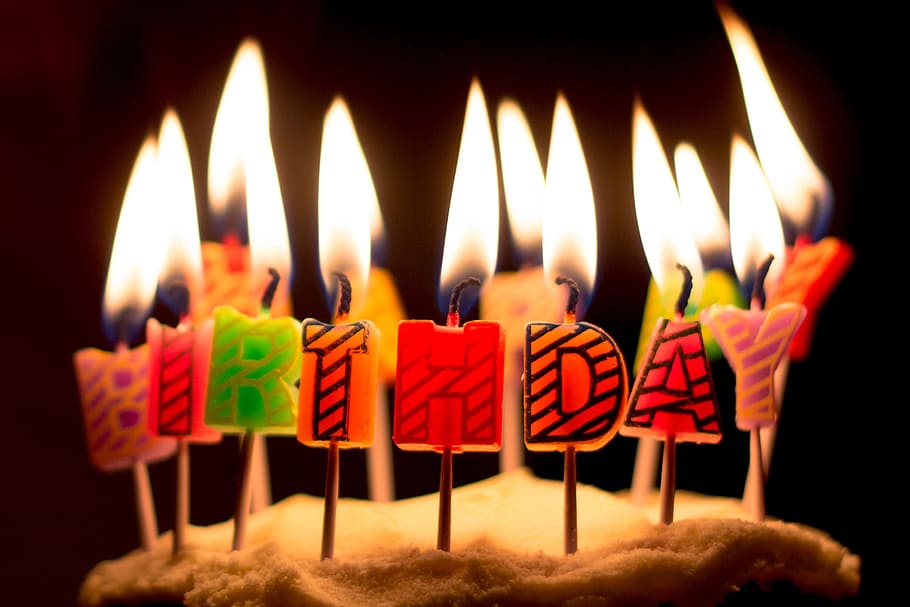 lilin kue ulang tahun, makanan dan Minuman, ulang tahun, kue, pembakaran, api, lilin, api - fenomena alam, teks, perayaan