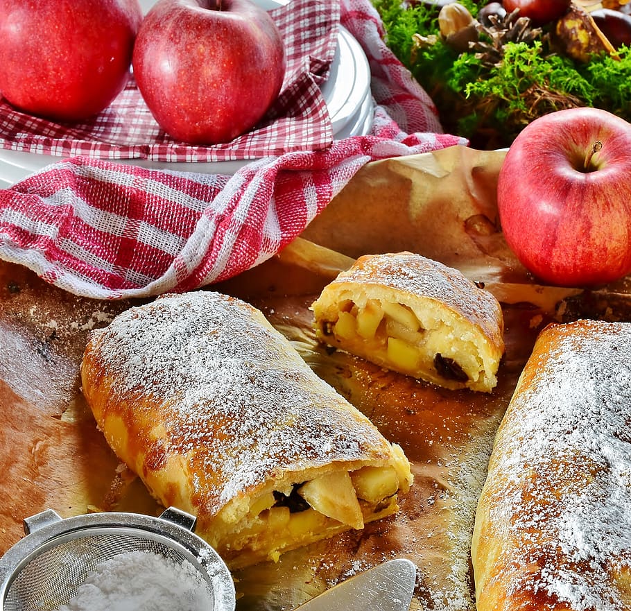 strudel, apple strudel, apple, fruit, dessert, sweetness, feasting, bake, homemade, kitchen