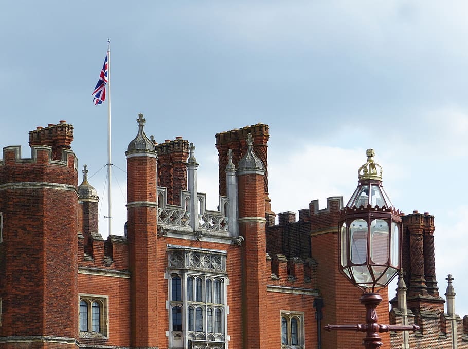 hampton, court, palace, hampton court palace, british flag, king henry viii, hampton court, building, union jack, building exterior