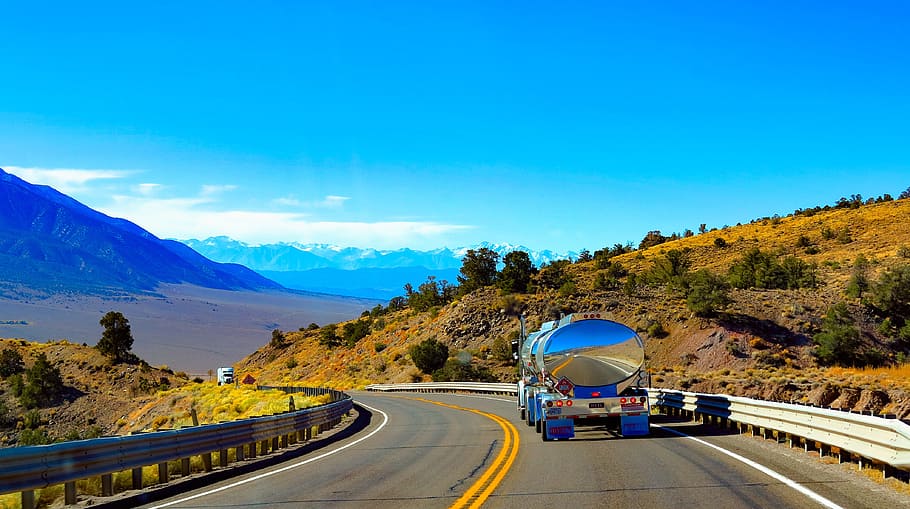 viagem, eua, califórnia, incrível, paisagem, cor, caminhão, petroleiro, estrada, azul