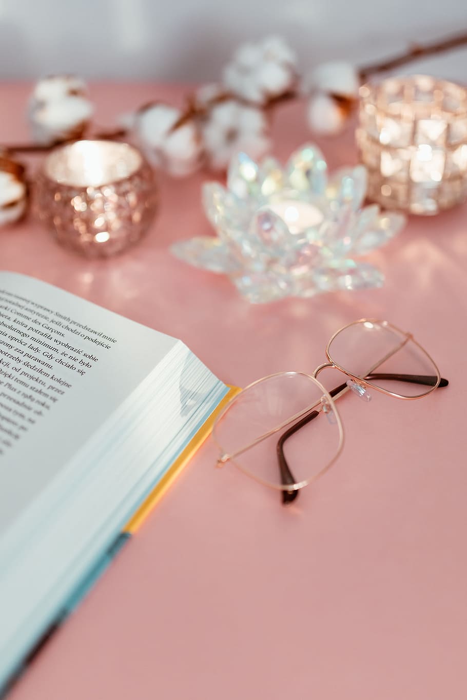 terbuka, buku, pink, latar belakang, membaca, kacamata, belajar, backgound merah muda, feminin, meja