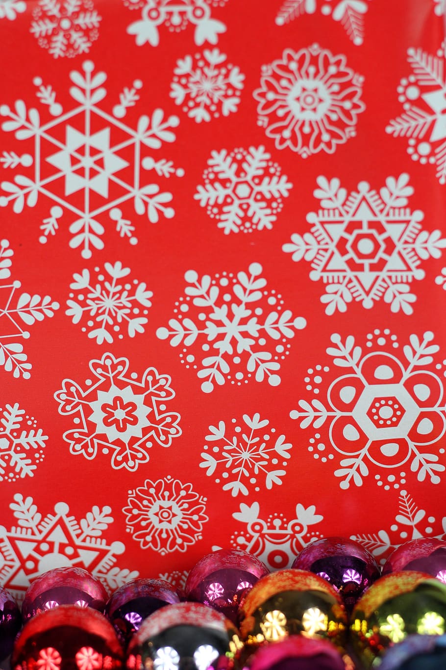 navidad, vacaciones, adornos de navidad, decoración, adorno, regalo, rojo, el fondo, nieve, celebración