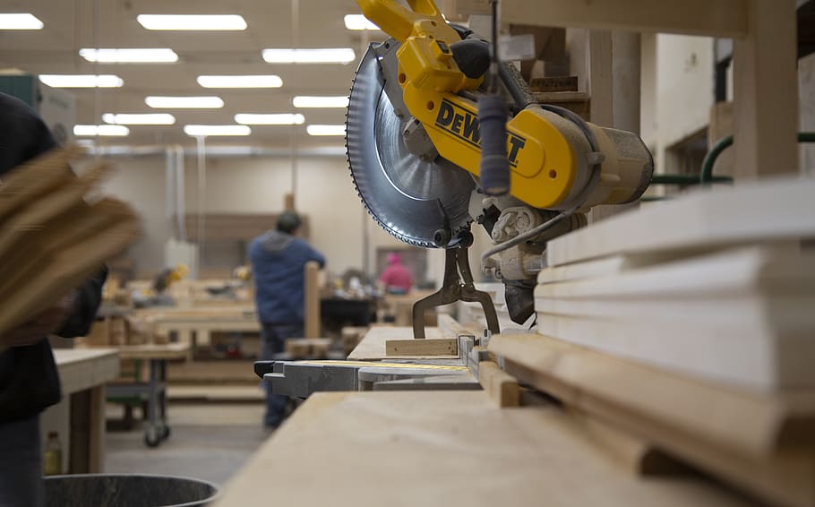 saw, woodworking, factory, indoors, working, real people, industry, selective focus, occupation, business