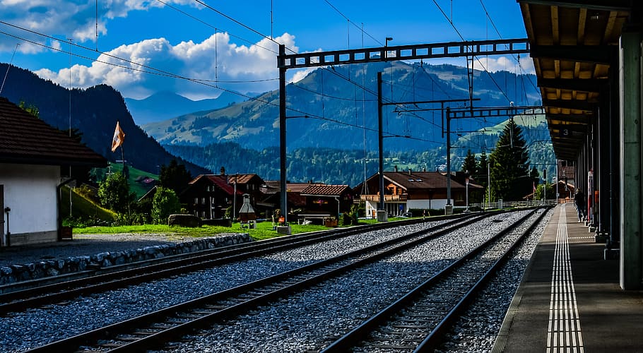 вокзал, гора, швейцария, альпы, туризм, гштаад, бернский оберланд, берн, железнодорожный транспорт, железнодорожный путь