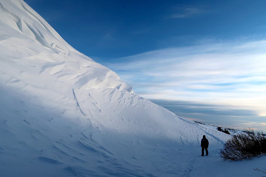 snow, winter, snow cornice, snow wall, wave, mountain, mountain peak, coldly, frost, nature