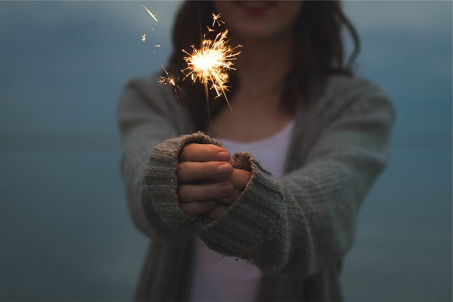 sparkler, holding, hands, firework, sparkles, fire, bright, celebration, party, new year's eve