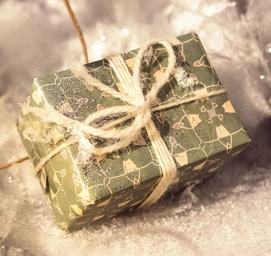 gift, christmas, packed, surprise, celebrate, festive, december, wrapped, close-up, bow