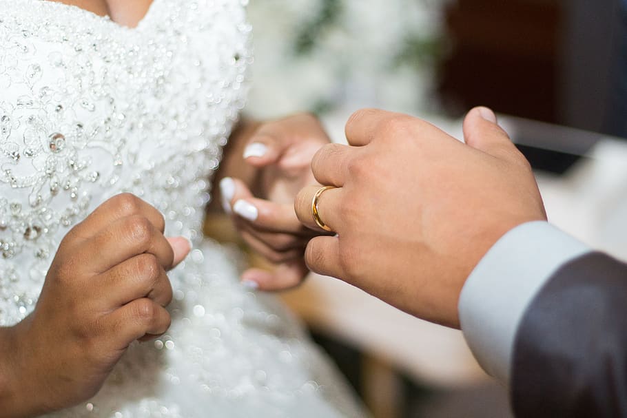 wedding, rings, hands, wedding dress, bride, groom, event, celebration, newlywed, two people