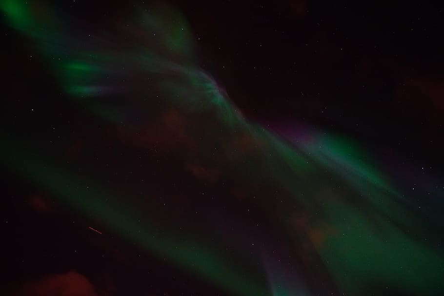 aurora, luzes do norte, fenômeno da luz, brilhando, verde, vento solar, céu estrelado, aurora boreal, islândia, atmosfera da terra