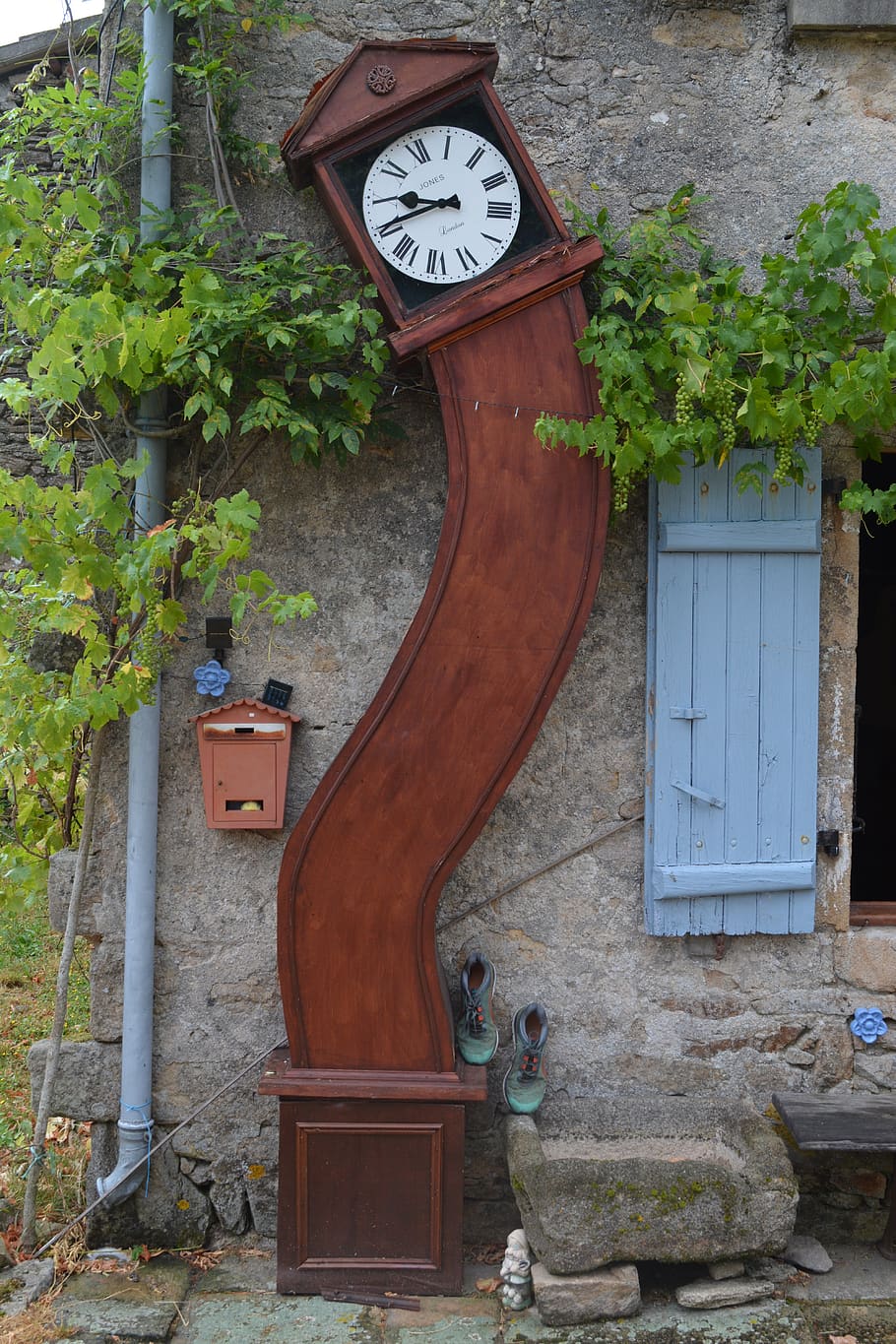 grandfather clock, grapevine, bendy, rustic, wall, outdoors, decor, countryside, plant, clock