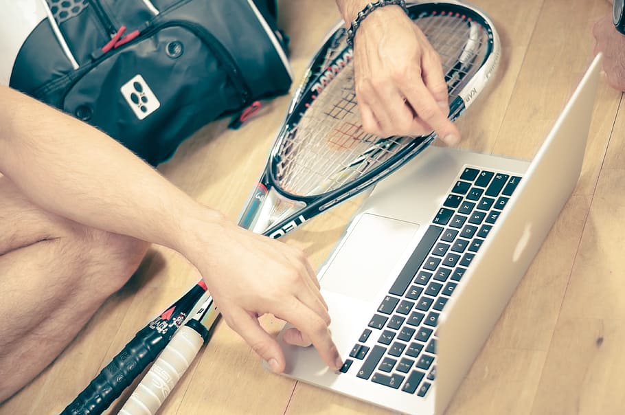 squash, rackets, macbook, laptop, computer, people, court, athlete, technology, adult