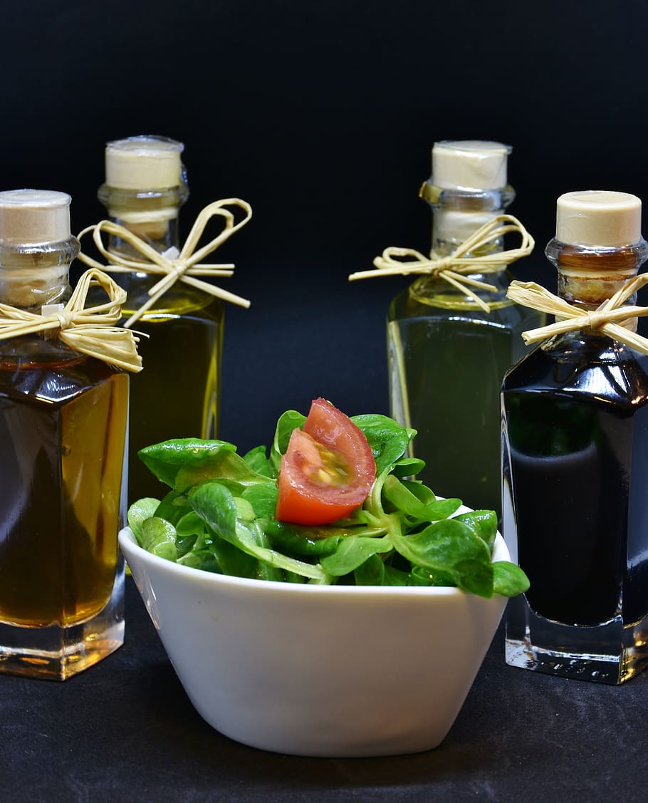oil, olive oil, walnut oil, vinegar, spices, lamb's lettuce, arugula, drink, bottle, glass