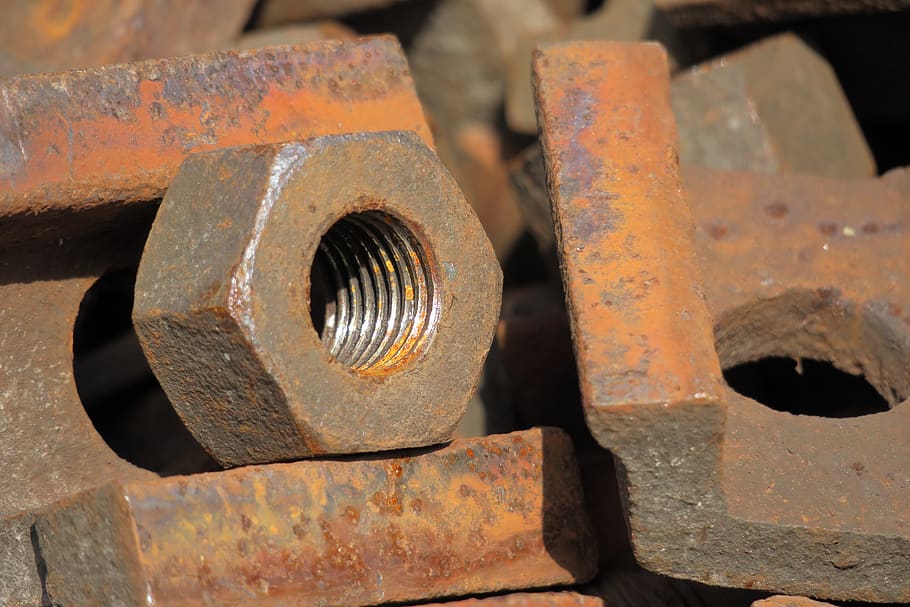 screw, thread, railway, gleißbett mother, track bed, rust, metal, rusty, old, close-up