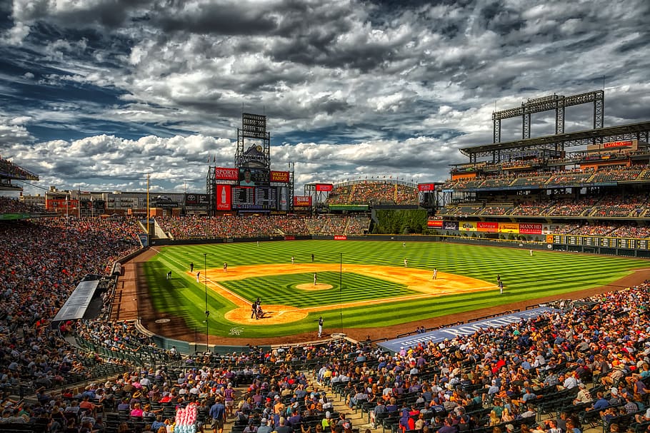 campo coors, estadio de béisbol, denver, rockies de colorado, multitud, fanáticos, cielo, nubes, estado de ánimo, béisbol de grandes ligas