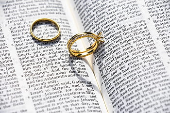 wedding-marriage-ring-bible-royalty-free-thumbnail كيفية الحصول على رخصة زواج في مصر