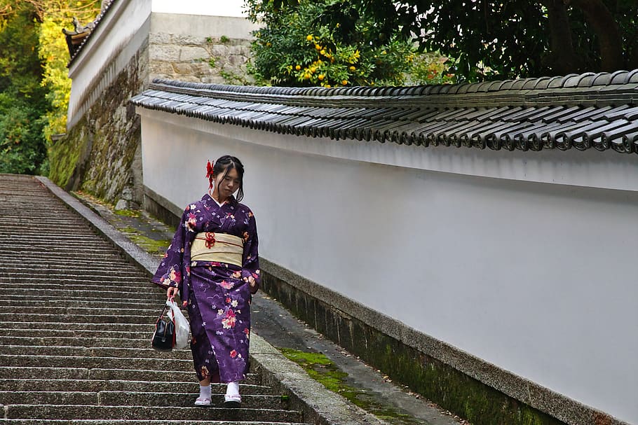 kyoto, kimono, japón, gion, niña, arquitectura, estructura construida, personas reales, vista frontal, longitud total