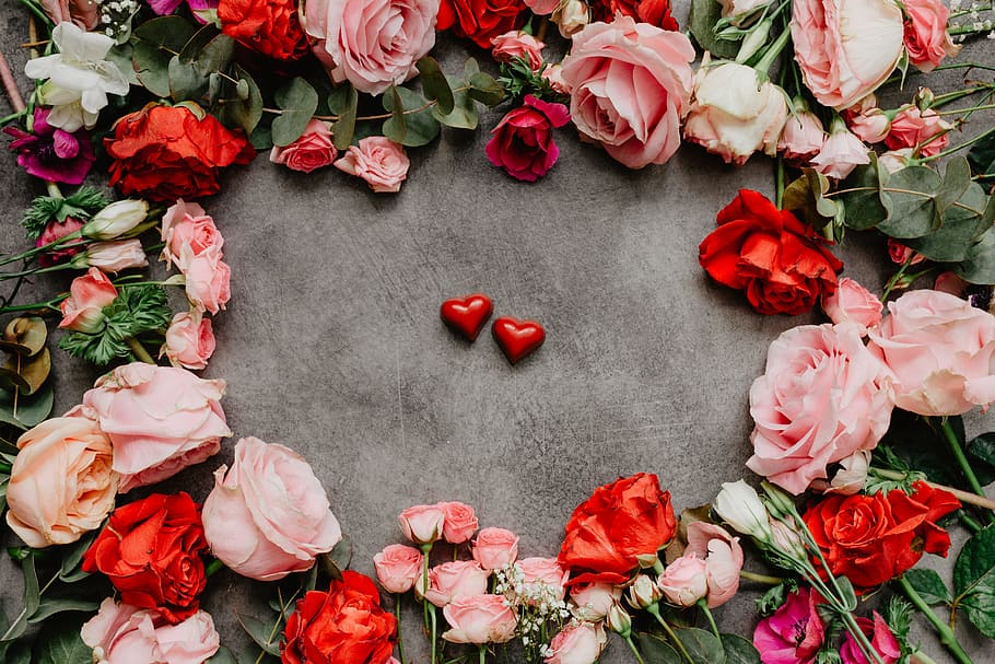 flowers flat lay, flat lay, flatlay, flowers, roses, rose, valentines, red, pink, lovely