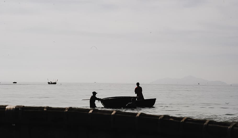 fishing, boat, man, men, shadow, silhouett, beach, paddle, canoe, fishermen