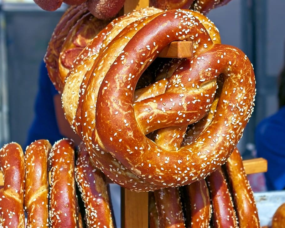 farmers market pretzels, baked, pretzels, food, delicious, crispy, salty, specialty, tradition, huge