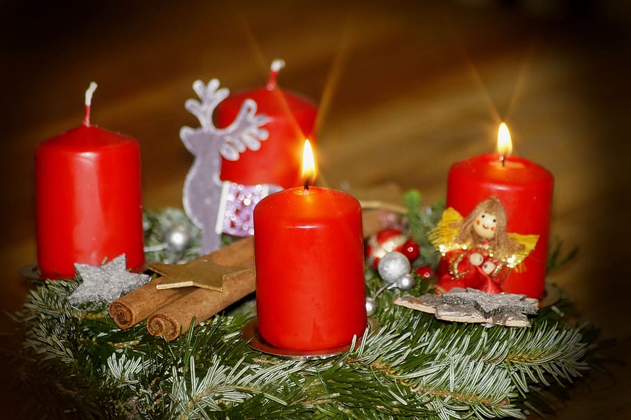 second advent, advent wreath, advent, candles, christmas jewelry, decorated, holly, christmas time, christmas, flame