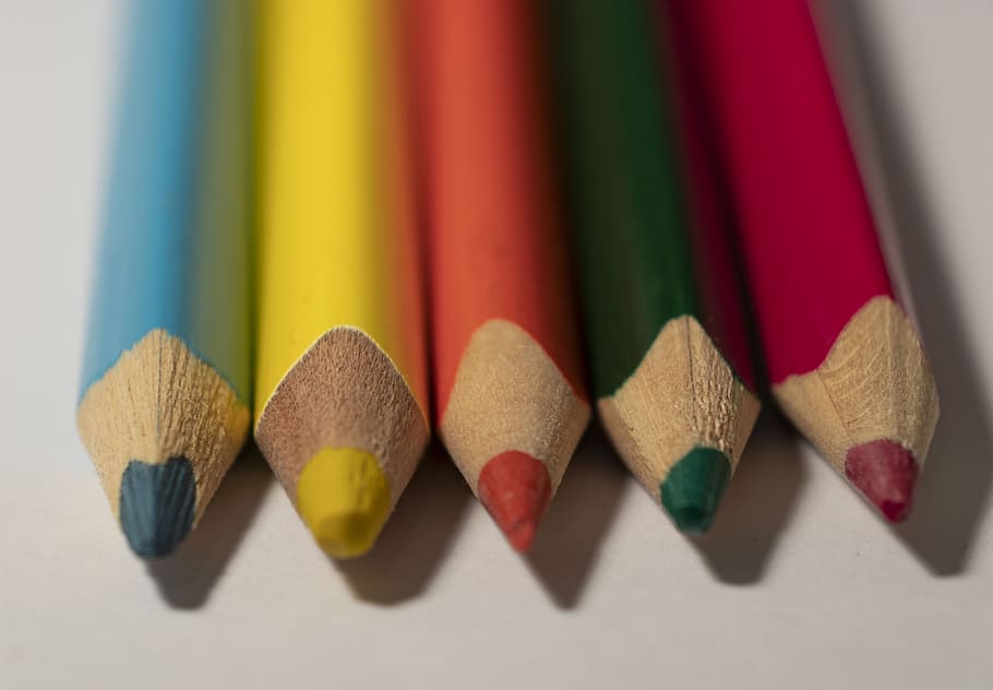 primer plano, dibujo a lápiz, lápiz de dibujo, lápices, lápiz de color, crayón, lápices de colores, color de lápiz, cierre de vida, dibujante