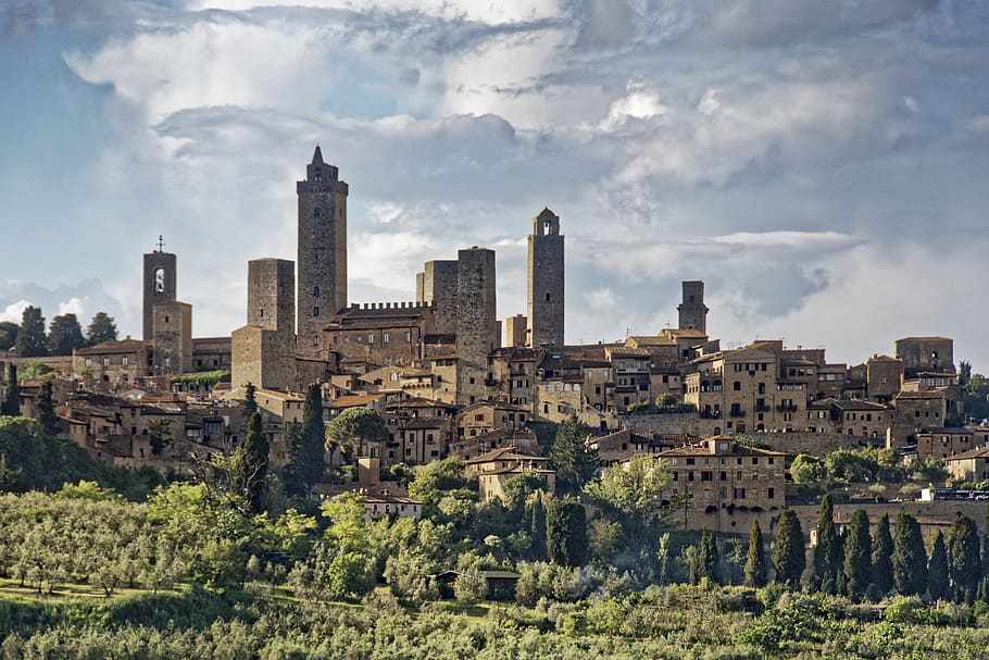 Italia, Toscana, San Gimignano, centro histórico, panorama, cielo, exterior del edificio, arquitectura, estructura construida, edificio