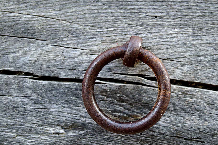 ring, board, wood, texture, house entrance, close up, old, antique, metal, rusty