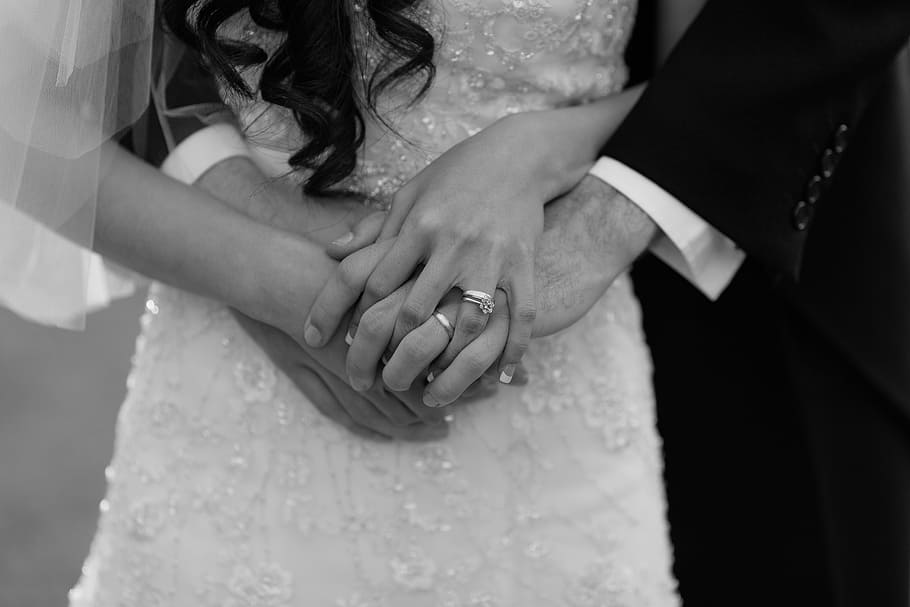 pernikahan, cincin kawin, pasangan, berpegangan tangan, cinta, romantis, gaun pengantin, jas, pria, wanita