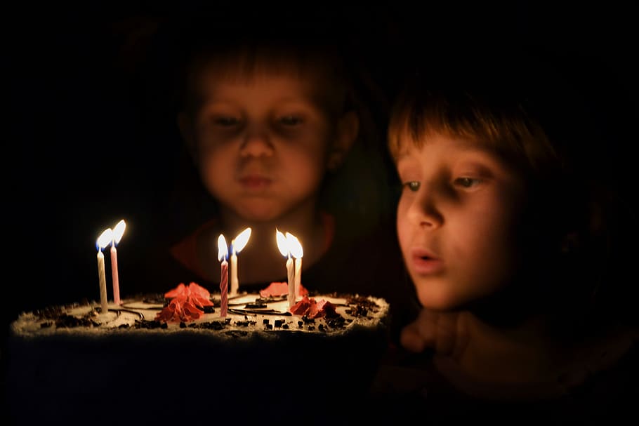 candle, day of birth, flash, candlelight, people, burned, darkness, kids, candles, cake