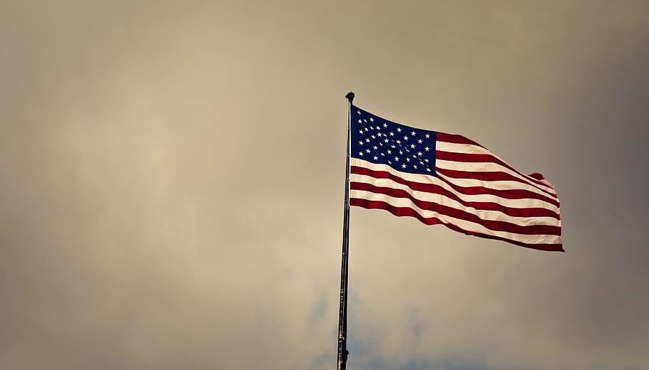 acenando, americano, bandeira, estrela e listras, nublado, céu, eua, américa, patriotismo, listrado