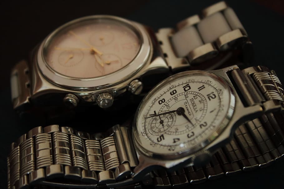 clock, vintage, watch, wristwatch, wrist, classic, time, timepiece, close-up, indoors