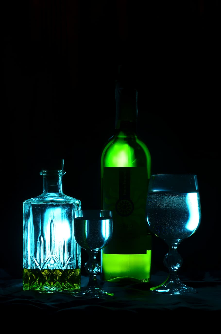 alcohol, bottle, wine, glass, whiskey, cognac, decanter, drinks, liquid, light-graphic