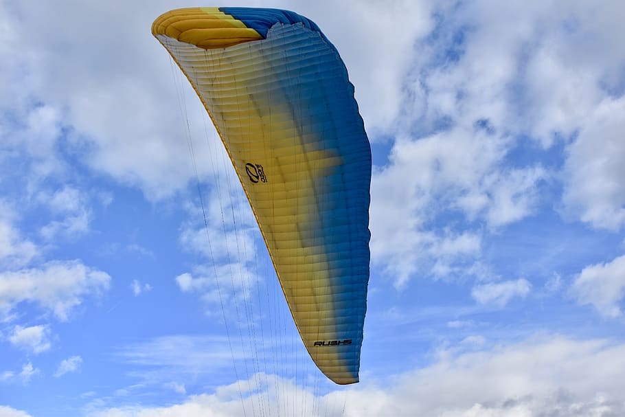 wing paragliding, wing ozone rush 5, sailing, yellow, blue, paragliding, aircraft, cloudy blue sky, clouds, wind