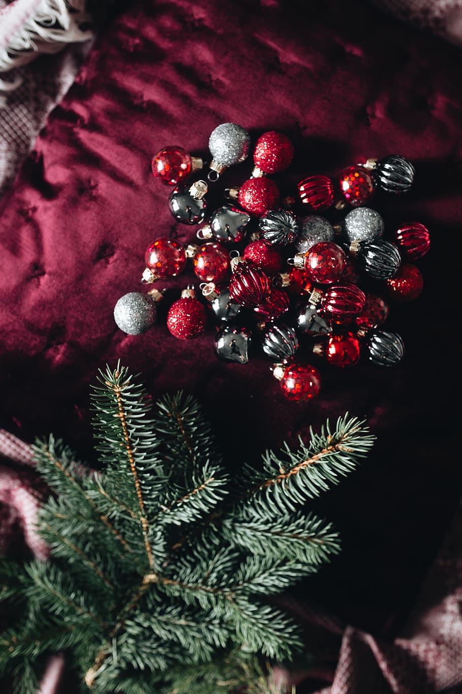 borgonha decorações de natal, moderna, férias, decoração, elegante, vermelho, bolas, ornamentos, borgonha, dezembro