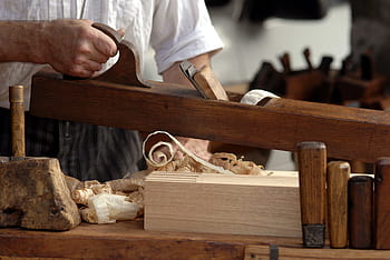 carpenter-planer-shavings-wood-royalty-free-thumbnail.jpg