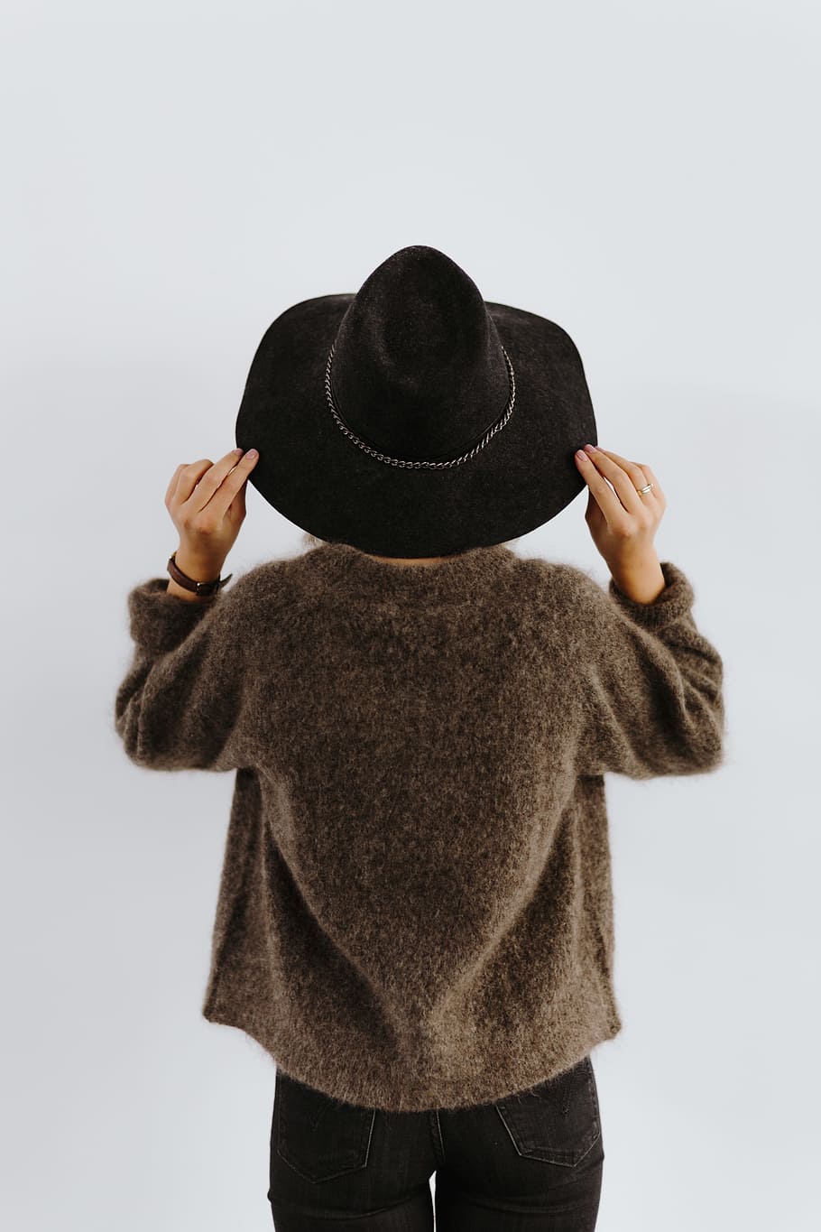 woman, brown, sweater, black, hat, head, black hat, studio shot, white background, clothing