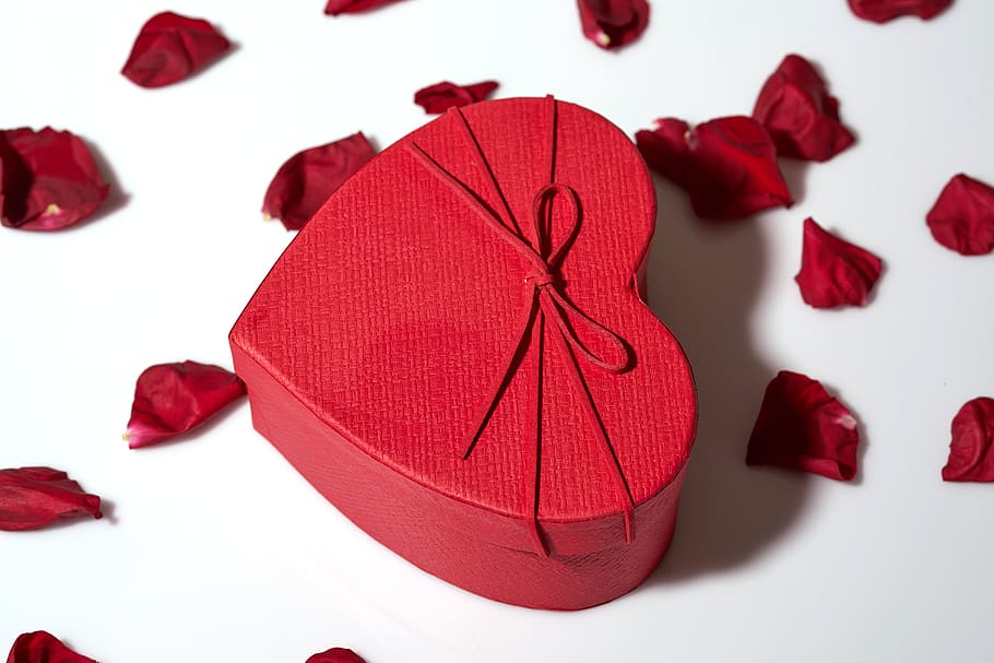 сердце, Ящик, Красный, листья, Роза, подарок, День святого Валентина, вечеринка, удивлять, счастливый